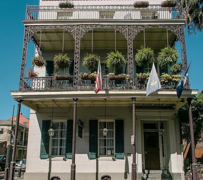 Lafitte Hotel & Bar-1
