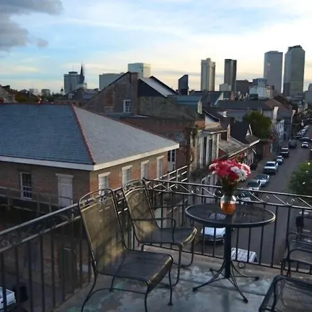 Lafitte Hotel & Bar-3